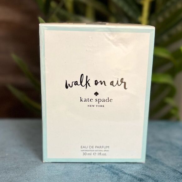 Kate Spade ♠️ Walk on Air Eau de Parfum Spray, 1 Fl oz. New and Sealed! - Picture 4 of 9